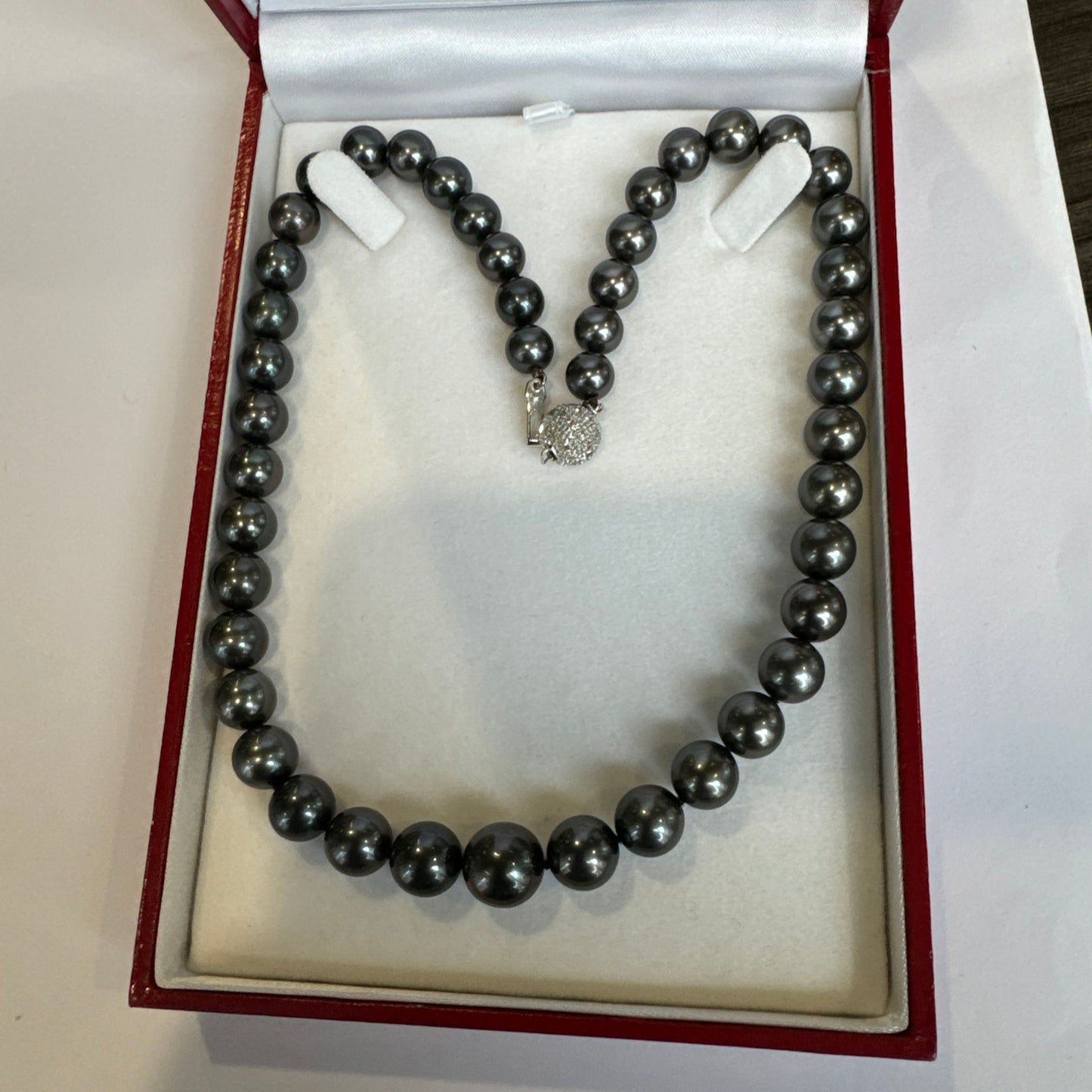 Tahitian BLACK. AAA Quality. Gem Quality Stands
