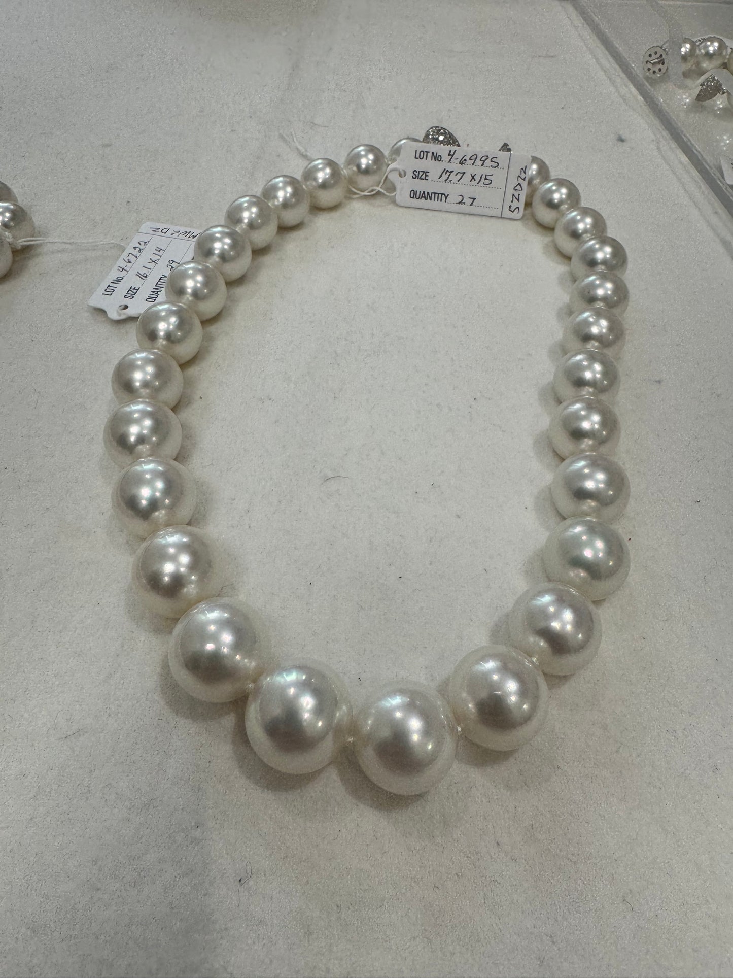 South Sea Pearl Neclace 13.2 x 16.99 mm beautiful luster in color, clean and round no spots 14 karat gold class