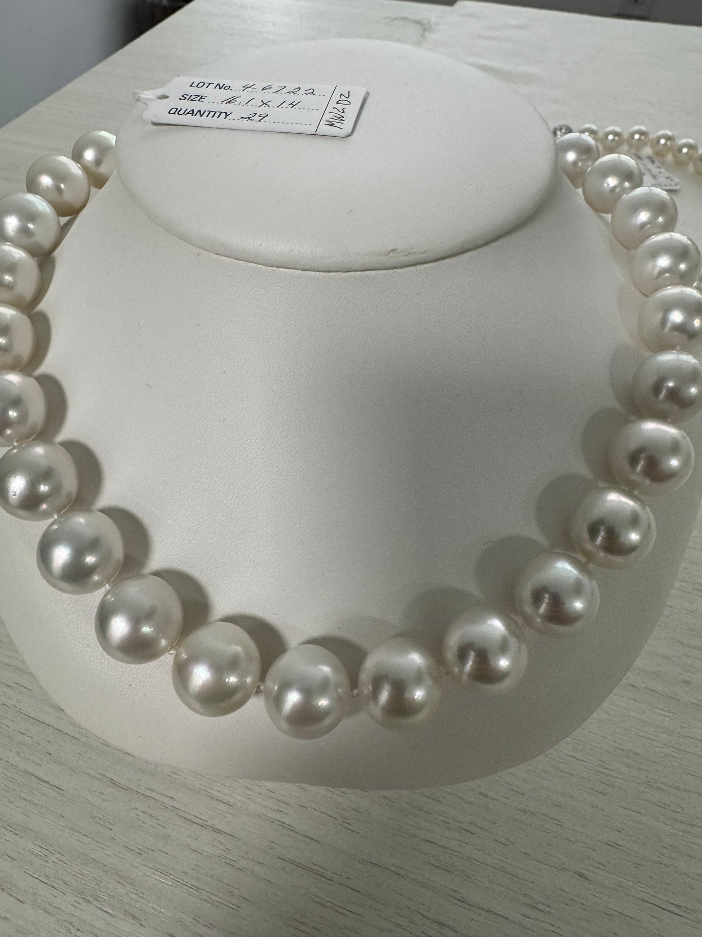 South Sea Pearl Neclace 13.2 x 16.99 mm beautiful luster in color, clean and round no spots 14 karat gold class