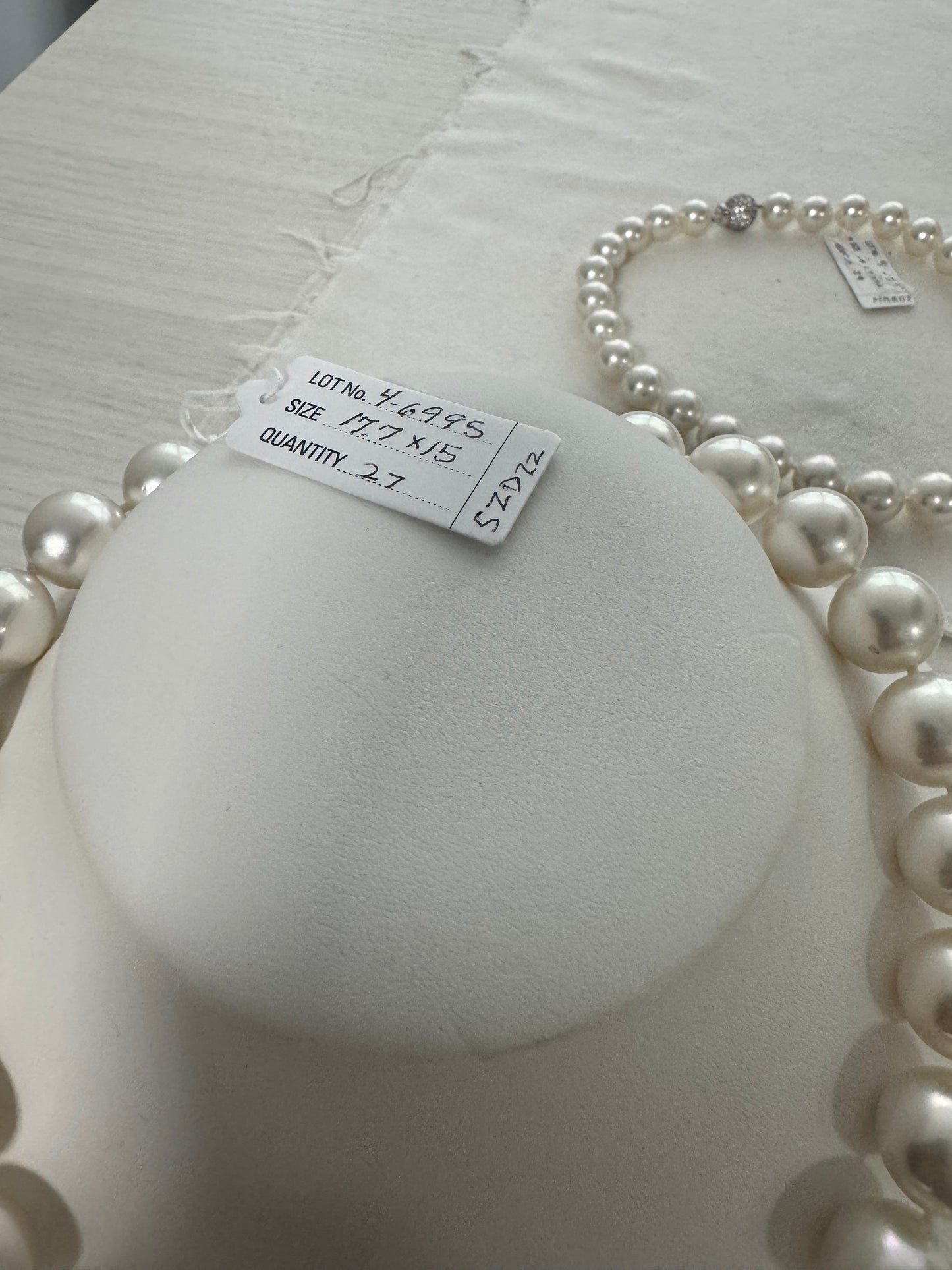 South Sea Pearl Neclace 13.2 x 16.99 mm beautiful luster in color, clean and round no spots 14 karat gold class