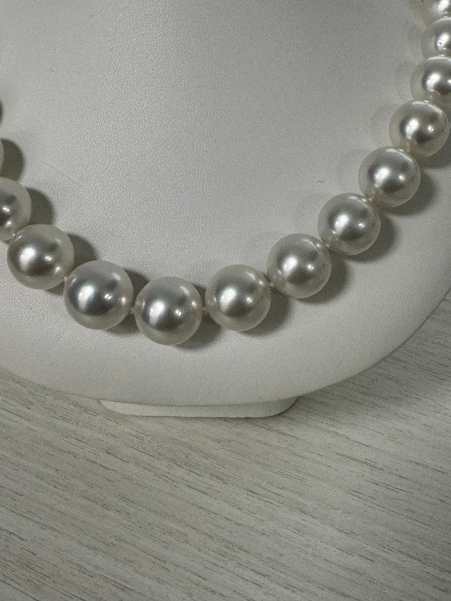 South Sea pearl necklace 15 x 17.1 mm gold Diamond clasp