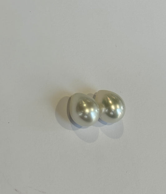 Perfect. Drop Shape South Sea Pearls. 14.8x11.8mm