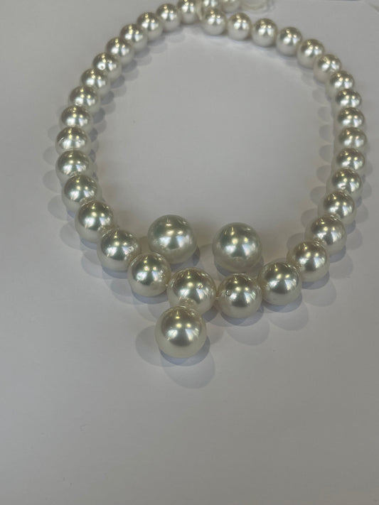 South Sea Pearl Set Necklace Earrings. And single loose pearl