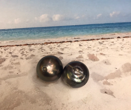 Tahitian pearl from the South Sea 17.9 mm Great Brilliance and Colour