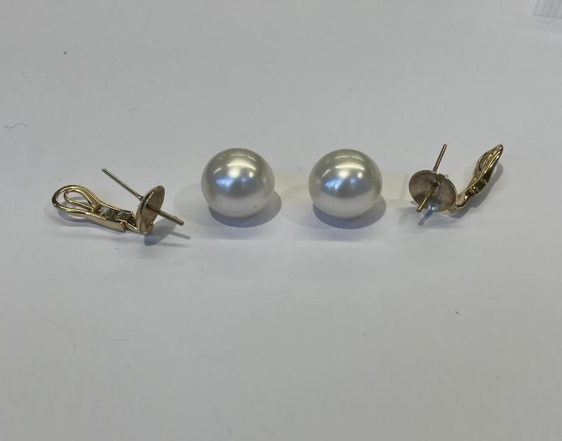15.5 mm Cultured Freshwater Pearl Earrings 14k Gold Good Luster and Color