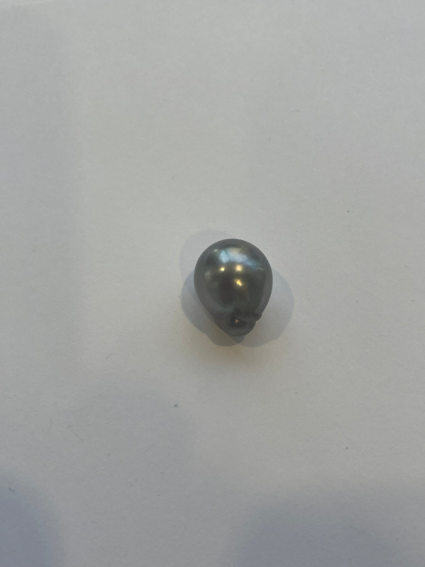 Drop Shape Tahitian South Sea Pearl. 18.5x16.5mm