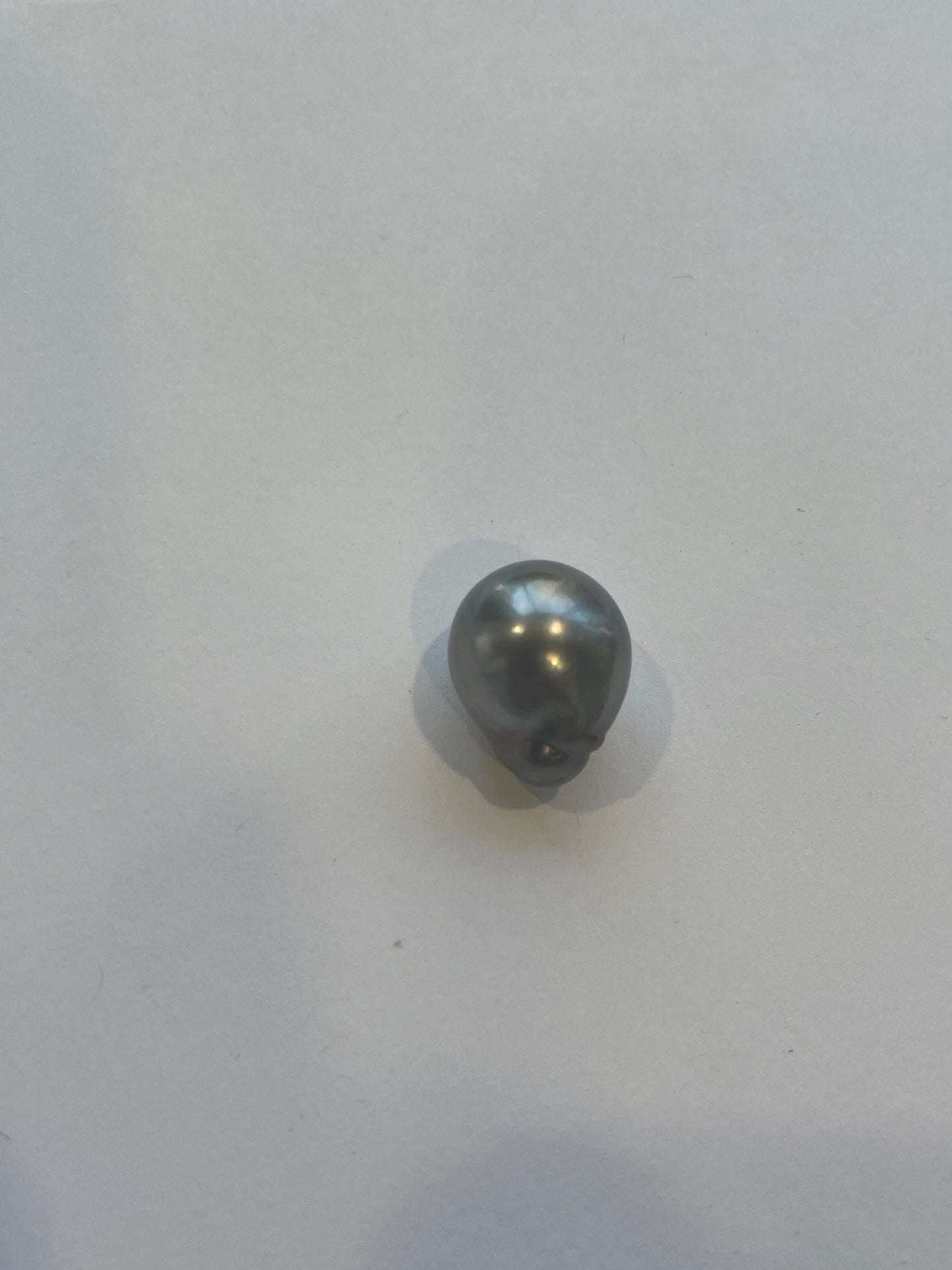 Drop Shape Tahitian South Sea Pearl. 18.5x16.5mm