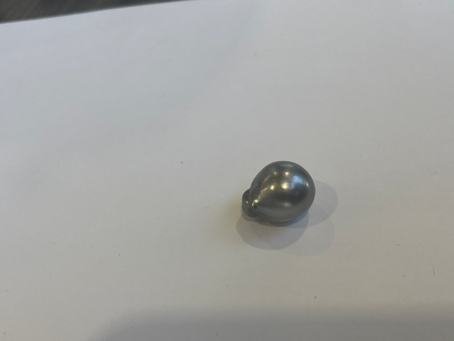 Drop Shape Tahitian South Sea Pearl. 18.5x16.5mm