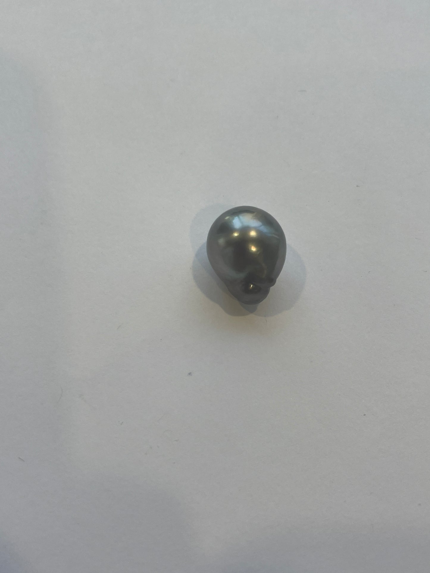 Drop Shape Tahitian South Sea Pearl. 18.5x16.5mm