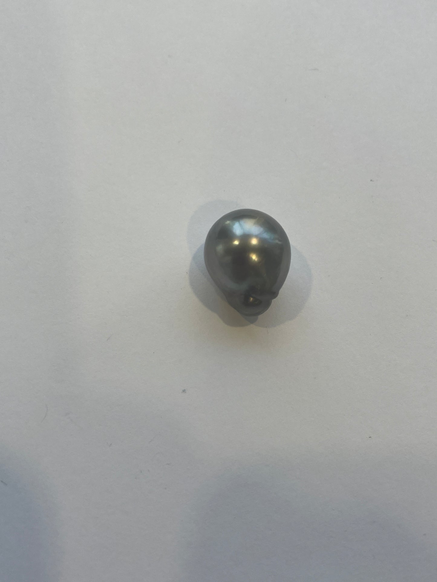 Drop Shape Tahitian South Sea Pearl. 18.5x16.5mm