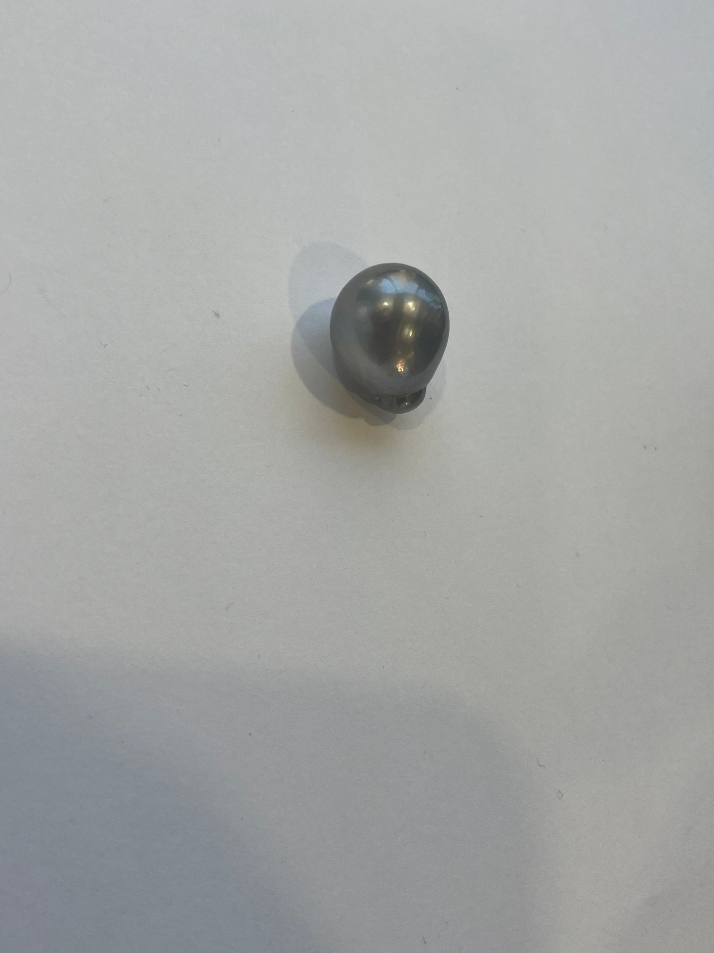 Drop Shape Tahitian South Sea Pearl. 18.5x16.5mm